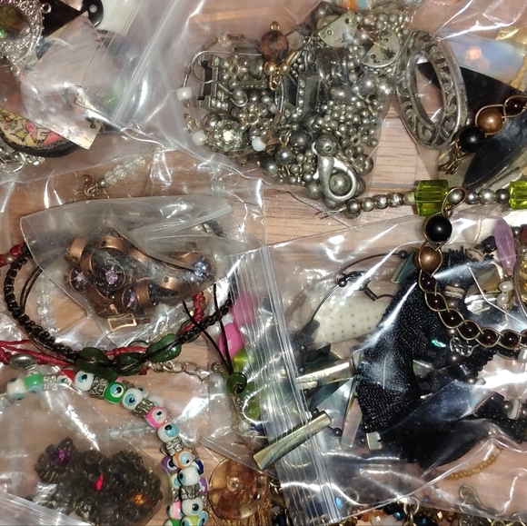 Crafter Beader Jewelry Maker's Big Bundle o' Inspiration - Picture 4 of 13